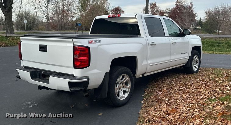 image for item MQ9531 2016 Chevrolet Silverado 1500  Crew Cab pickup truck