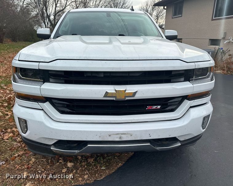 image for item MQ9531 2016 Chevrolet Silverado 1500  Crew Cab pickup truck