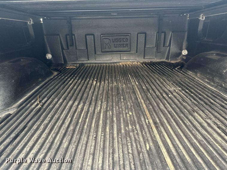 image for item MQ9531 2016 Chevrolet Silverado 1500  Crew Cab pickup truck