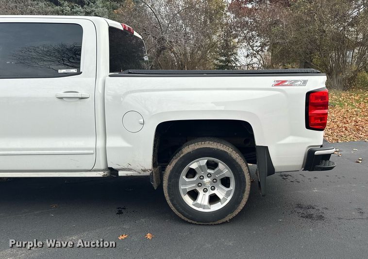 image for item MQ9531 2016 Chevrolet Silverado 1500  Crew Cab pickup truck