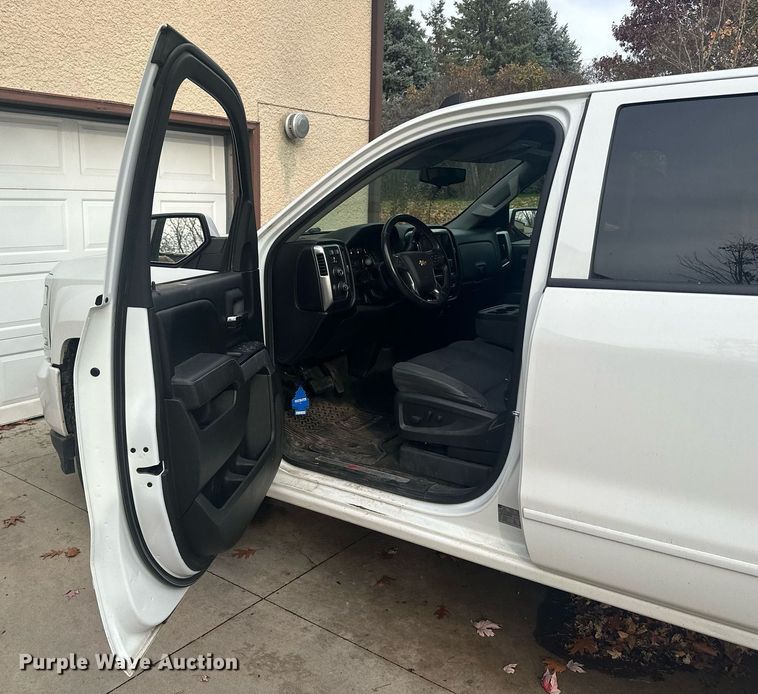 image for item MQ9531 2016 Chevrolet Silverado 1500  Crew Cab pickup truck