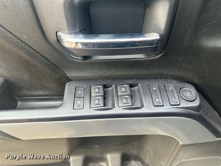 image for item MQ9531 2016 Chevrolet Silverado 1500  Crew Cab pickup truck