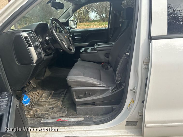 image for item MQ9531 2016 Chevrolet Silverado 1500  Crew Cab pickup truck