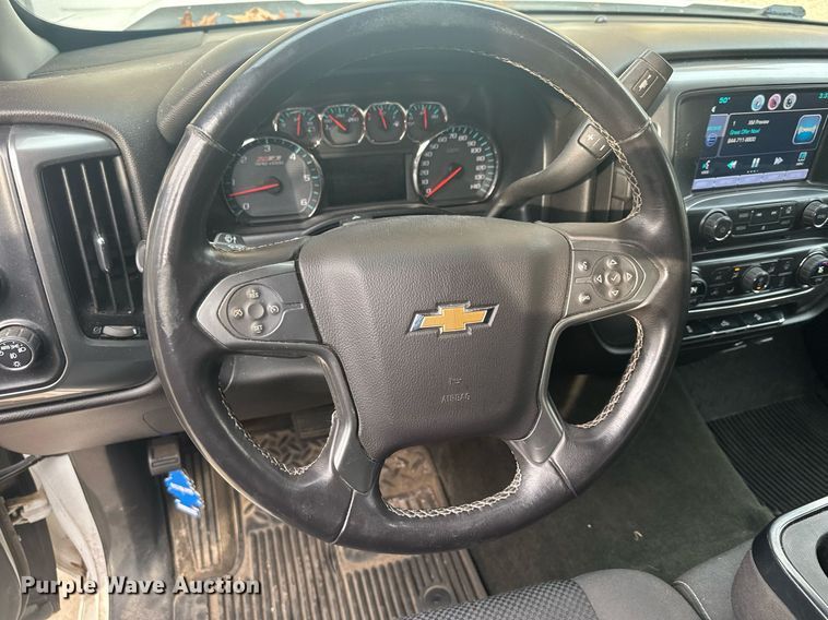 image for item MQ9531 2016 Chevrolet Silverado 1500  Crew Cab pickup truck