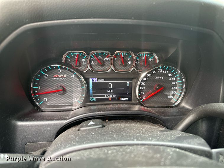 image for item MQ9531 2016 Chevrolet Silverado 1500  Crew Cab pickup truck