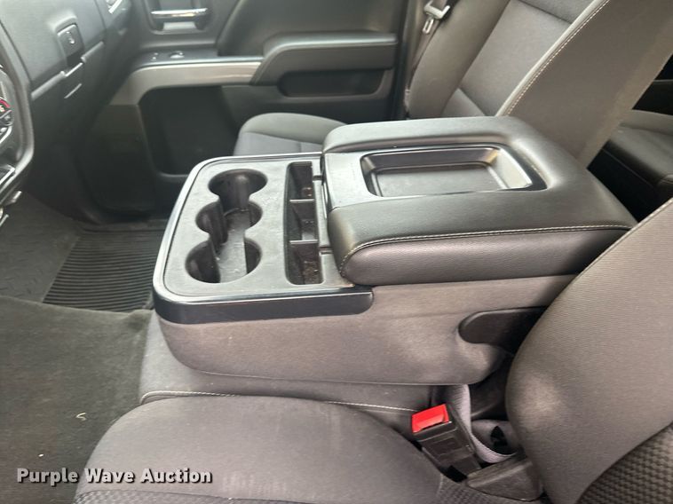 image for item MQ9531 2016 Chevrolet Silverado 1500  Crew Cab pickup truck