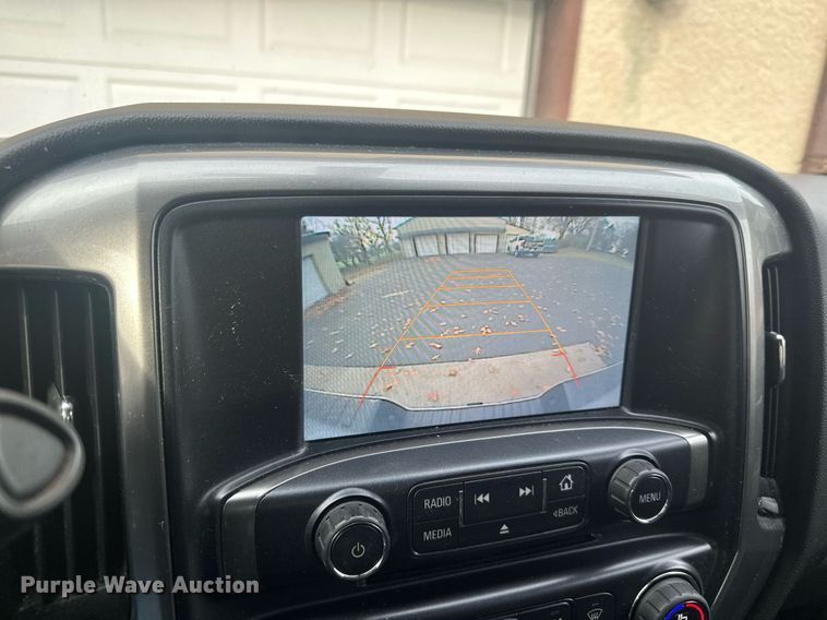 image for item MQ9531 2016 Chevrolet Silverado 1500  Crew Cab pickup truck