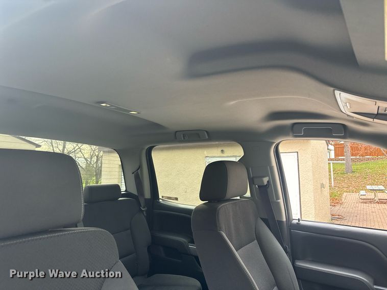 image for item MQ9531 2016 Chevrolet Silverado 1500  Crew Cab pickup truck