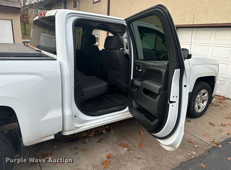 image for item MQ9531 2016 Chevrolet Silverado 1500  Crew Cab pickup truck