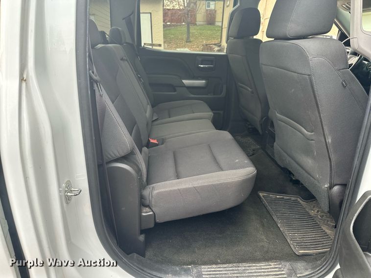 image for item MQ9531 2016 Chevrolet Silverado 1500  Crew Cab pickup truck