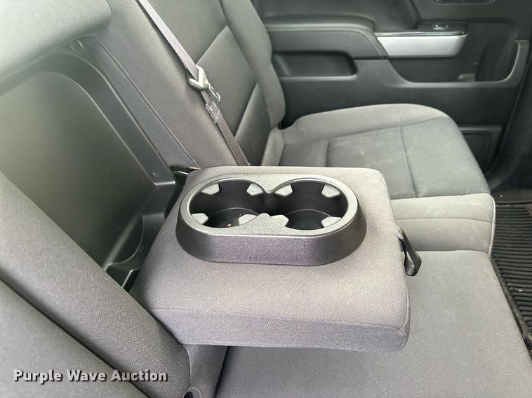 image for item MQ9531 2016 Chevrolet Silverado 1500  Crew Cab pickup truck