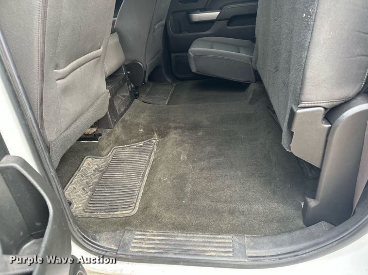 image for item MQ9531 2016 Chevrolet Silverado 1500  Crew Cab pickup truck