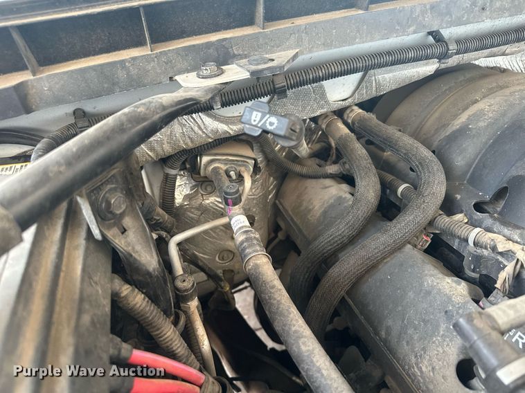 image for item MQ9531 2016 Chevrolet Silverado 1500  Crew Cab pickup truck