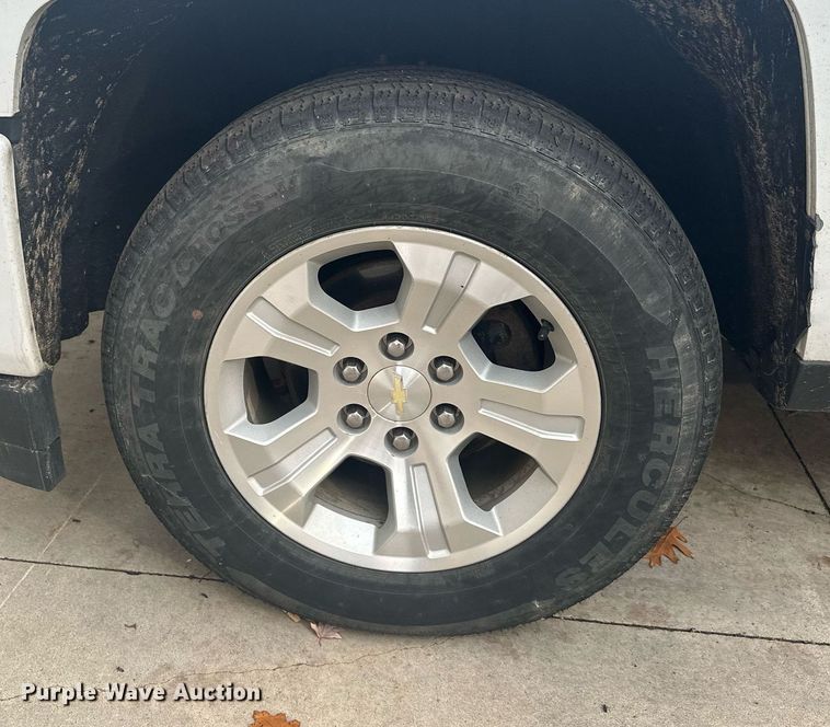 image for item MQ9531 2016 Chevrolet Silverado 1500  Crew Cab pickup truck