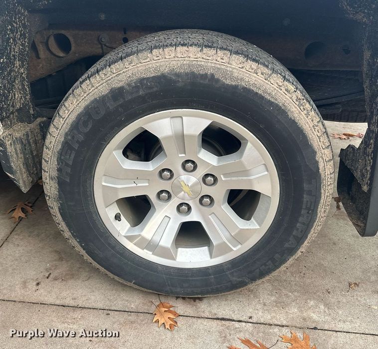 image for item MQ9531 2016 Chevrolet Silverado 1500  Crew Cab pickup truck