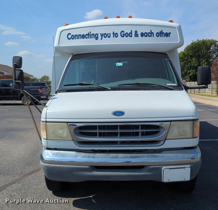 image for item MX9437 1997 Ford Econoline 350  shuttle bus