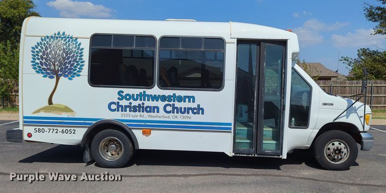 image for item MX9437 1997 Ford Econoline 350  shuttle bus