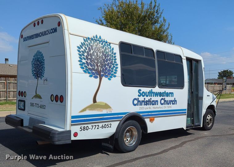 image for item MX9437 1997 Ford Econoline 350  shuttle bus