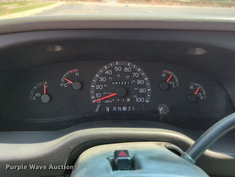 image for item MX9437 1997 Ford Econoline 350  shuttle bus