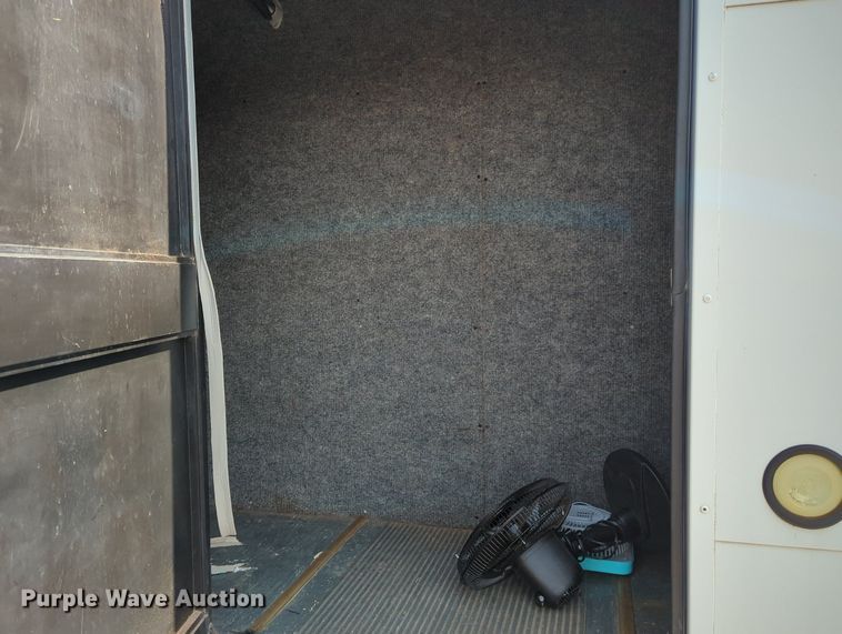 image for item MX9437 1997 Ford Econoline 350  shuttle bus