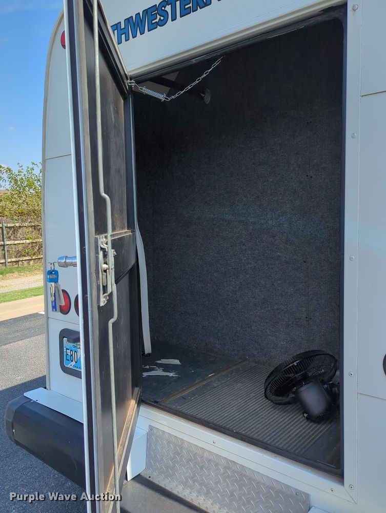 image for item MX9437 1997 Ford Econoline 350  shuttle bus