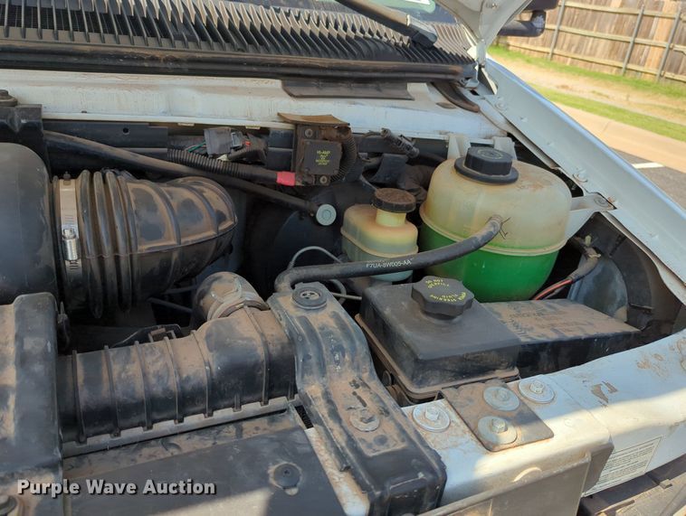 image for item MX9437 1997 Ford Econoline 350  shuttle bus