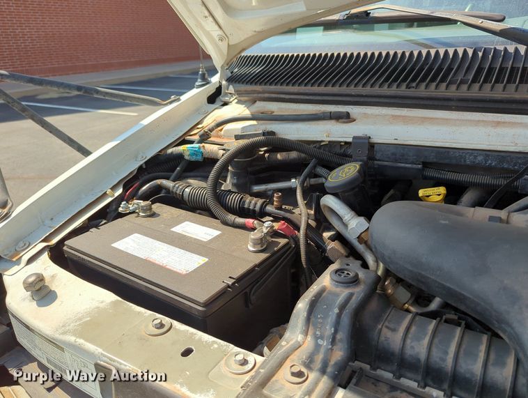 image for item MX9437 1997 Ford Econoline 350  shuttle bus