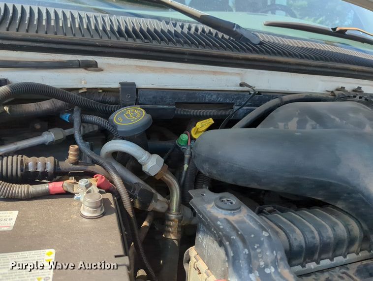 image for item MX9437 1997 Ford Econoline 350  shuttle bus