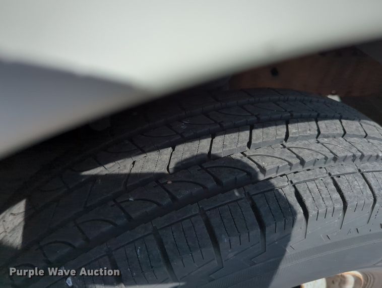 image for item MX9437 1997 Ford Econoline 350  shuttle bus