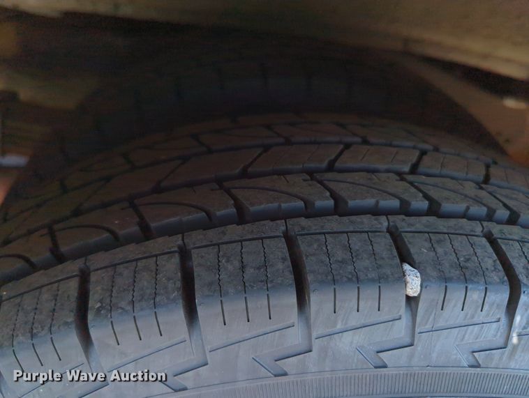 image for item MX9437 1997 Ford Econoline 350  shuttle bus