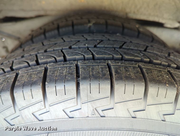 image for item MX9437 1997 Ford Econoline 350  shuttle bus