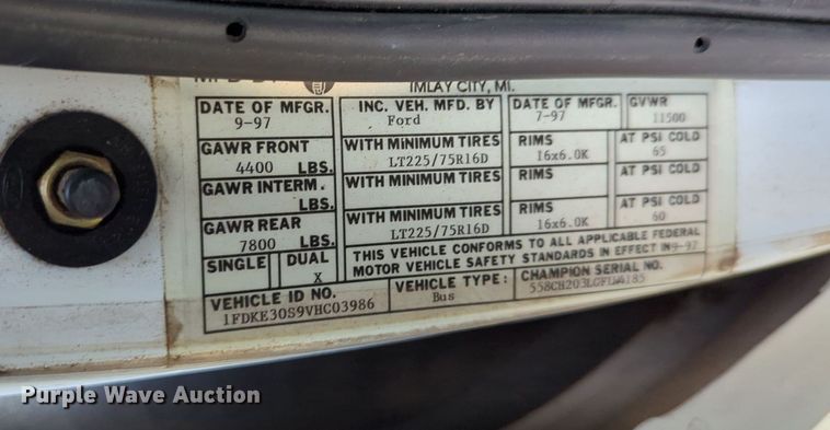 image for item MX9437 1997 Ford Econoline 350  shuttle bus