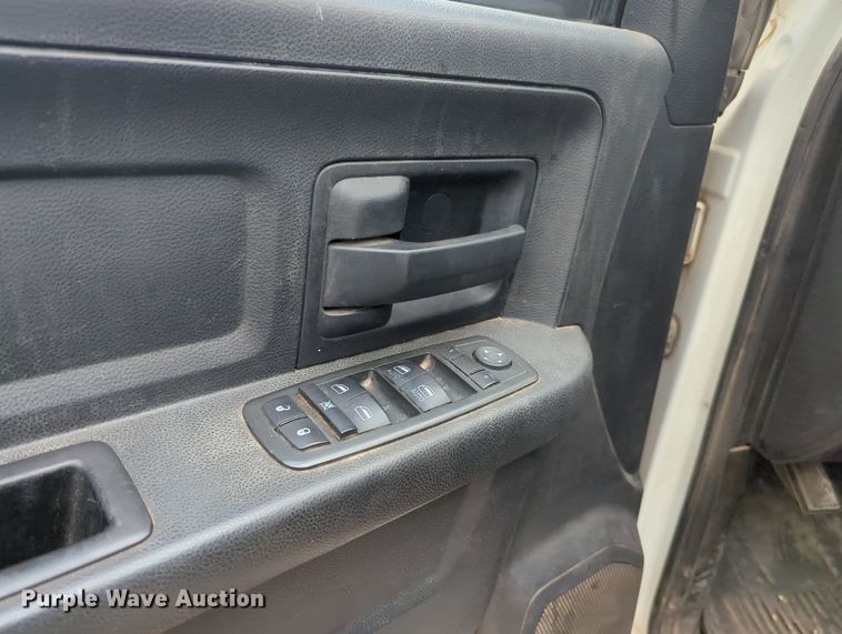 image for item MX9451 2013 Dodge  Ram 2500 Crew Cab bale bed pickup truck