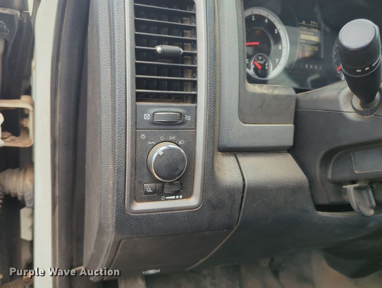 image for item MX9451 2013 Dodge  Ram 2500 Crew Cab bale bed pickup truck