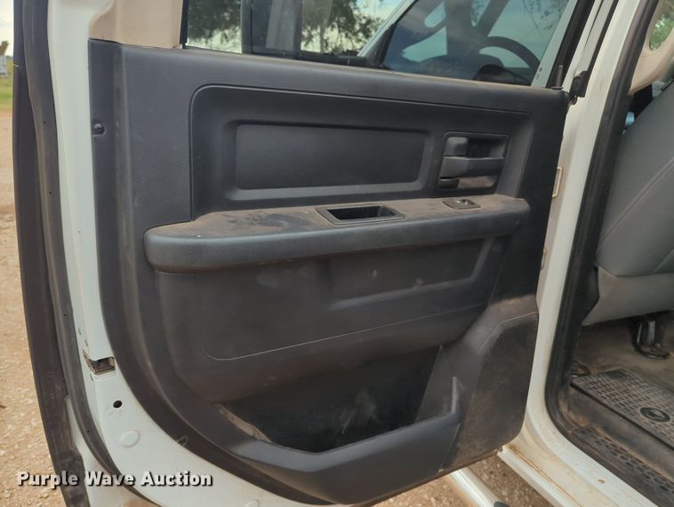 image for item MX9451 2013 Dodge  Ram 2500 Crew Cab bale bed pickup truck
