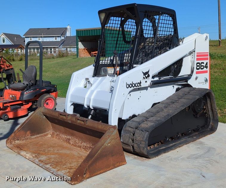 image for item MX9489 2000 Bobcat 864  tracked skid steer loader