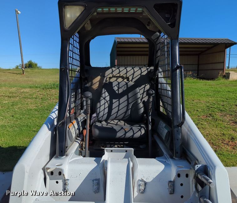 image for item MX9489 2000 Bobcat 864  tracked skid steer loader