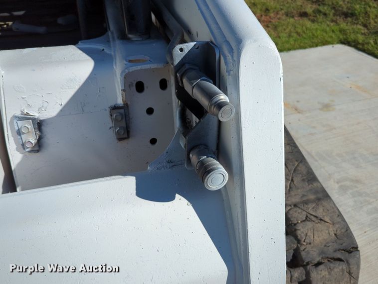 image for item MX9489 2000 Bobcat 864  tracked skid steer loader