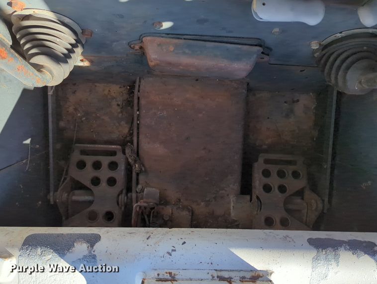 image for item MX9489 2000 Bobcat 864  tracked skid steer loader