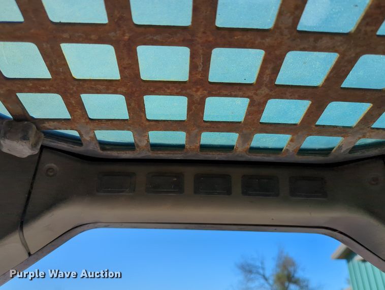 image for item MX9489 2000 Bobcat 864  tracked skid steer loader