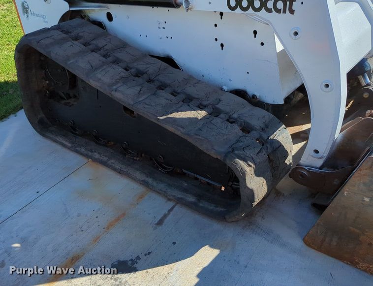 image for item MX9489 2000 Bobcat 864  tracked skid steer loader