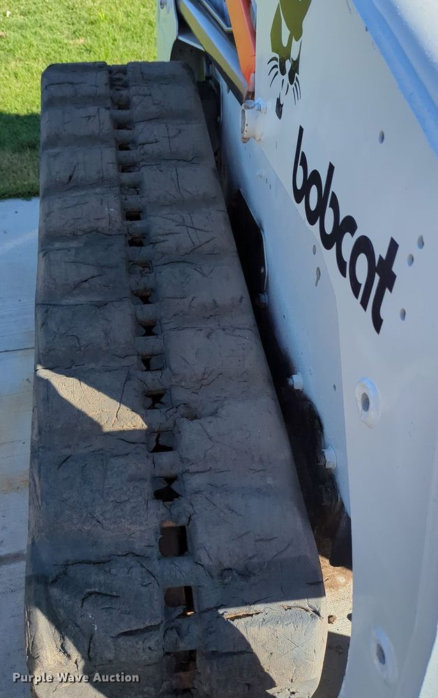 image for item MX9489 2000 Bobcat 864  tracked skid steer loader