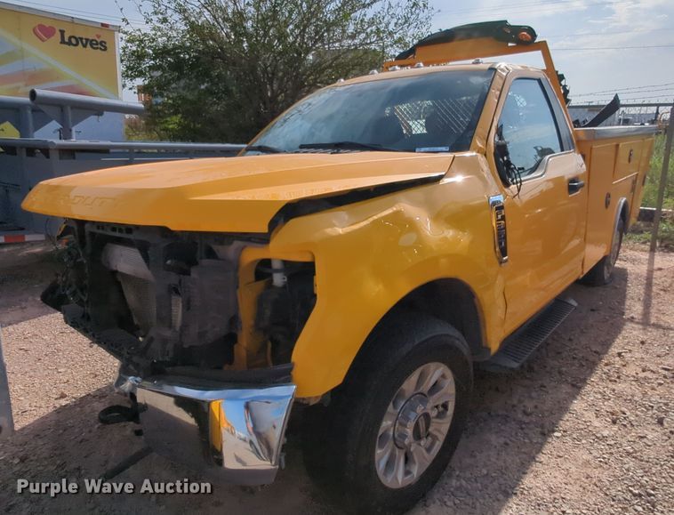 image for item MY9511 2022 Ford F350 Super Duty  utility bed pickup truck