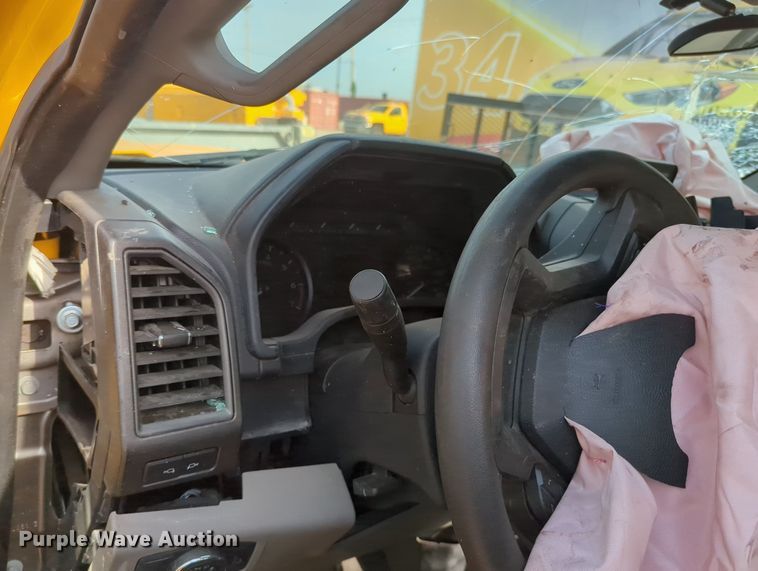 image for item MY9511 2022 Ford F350 Super Duty  utility bed pickup truck