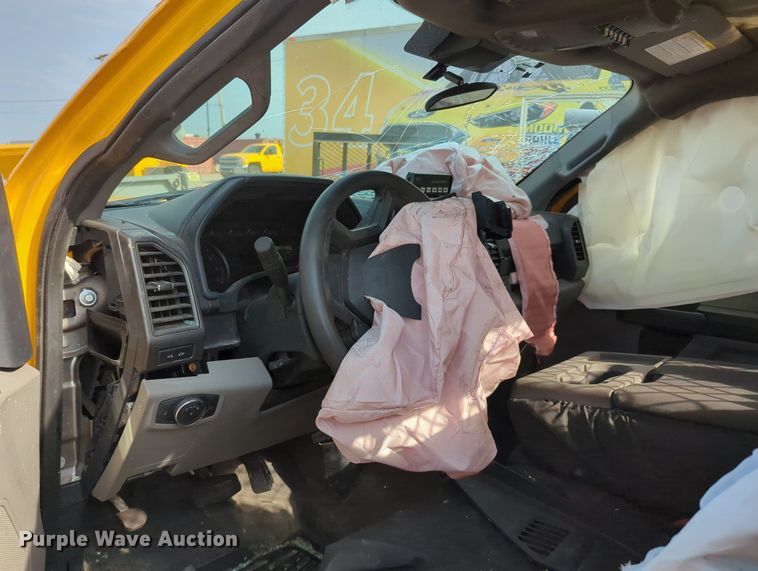 image for item MY9511 2022 Ford F350 Super Duty  utility bed pickup truck