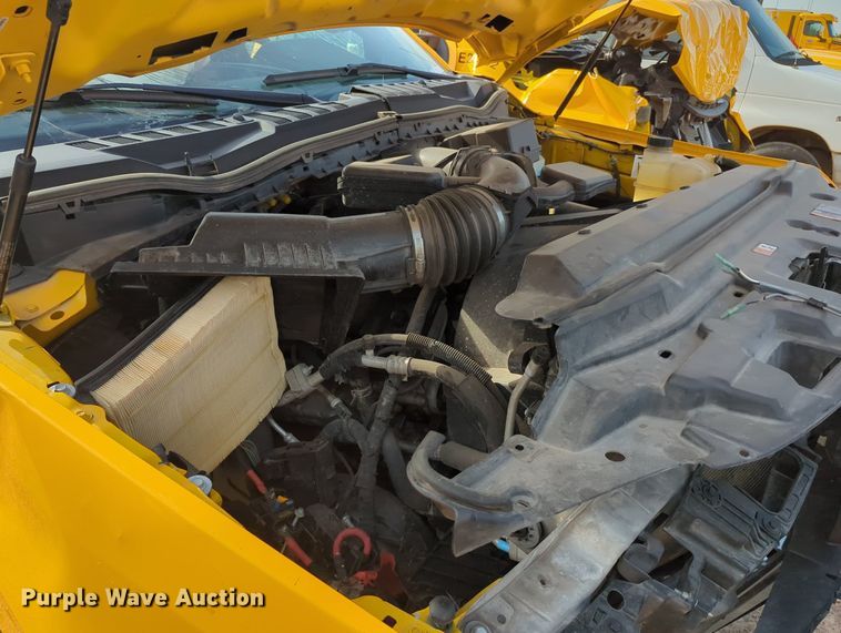 image for item MY9511 2022 Ford F350 Super Duty  utility bed pickup truck