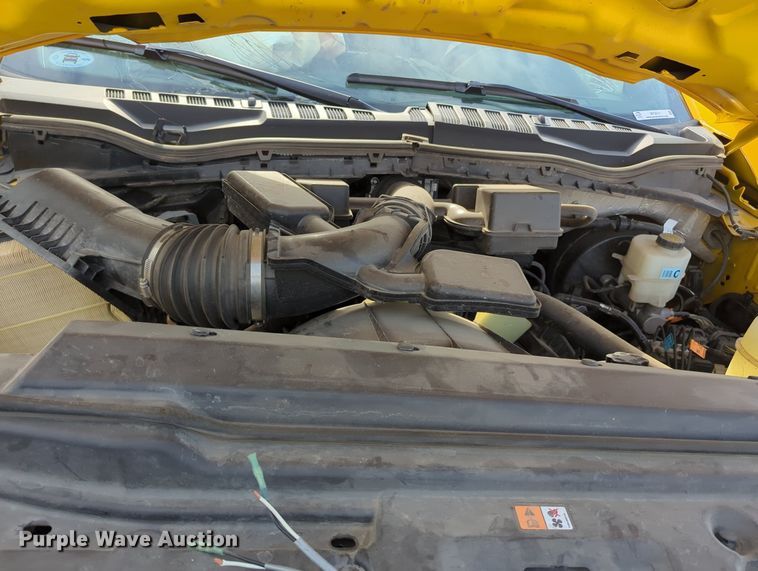 image for item MY9511 2022 Ford F350 Super Duty  utility bed pickup truck