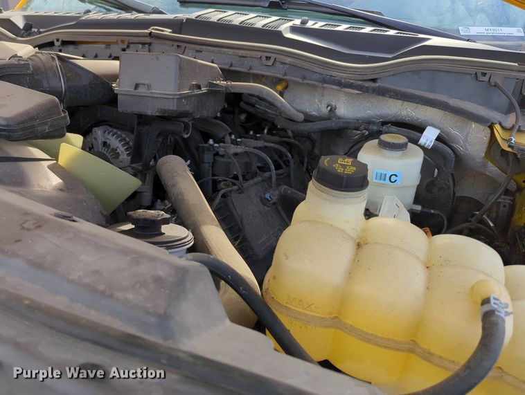 image for item MY9511 2022 Ford F350 Super Duty  utility bed pickup truck