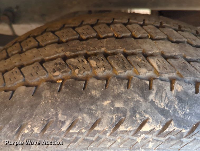 image for item MY9511 2022 Ford F350 Super Duty  utility bed pickup truck