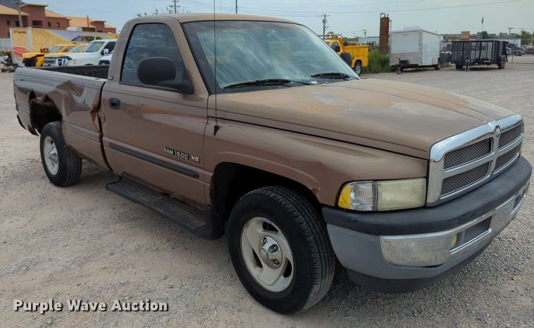 image for item MY9513 2001 Dodge Ram 1500  pickup truck